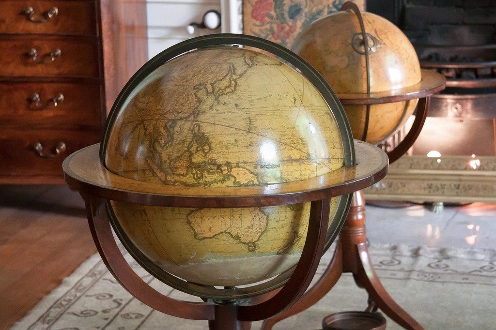 antiquites-objets-curiosite-globes-terrestres