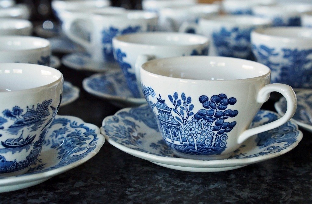 vaisselle-porcelaine-ancienne
